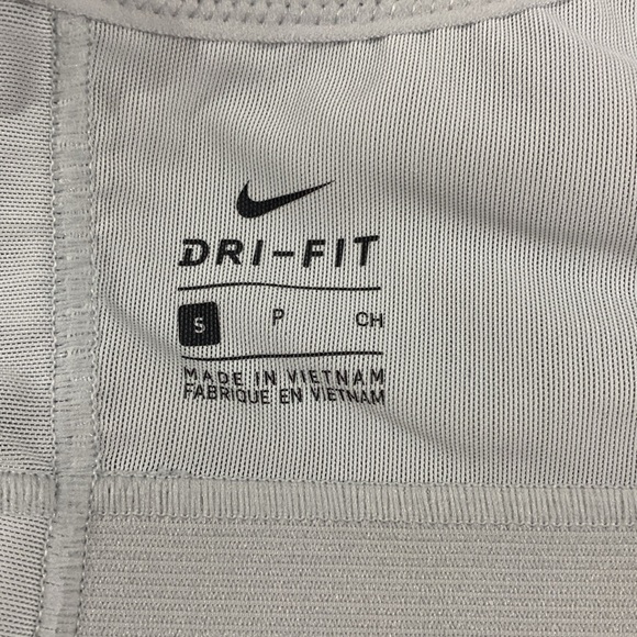 Nike Sports Bra - Picture 4 of 5